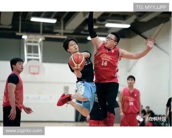 杭州篮球队比赛经验探讨与分析聚焦团队合作与战术执行