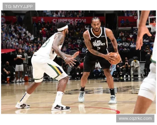 2019年快船与猛龙赛后温情拥抱展现体育精神与友谊的美好瞬间